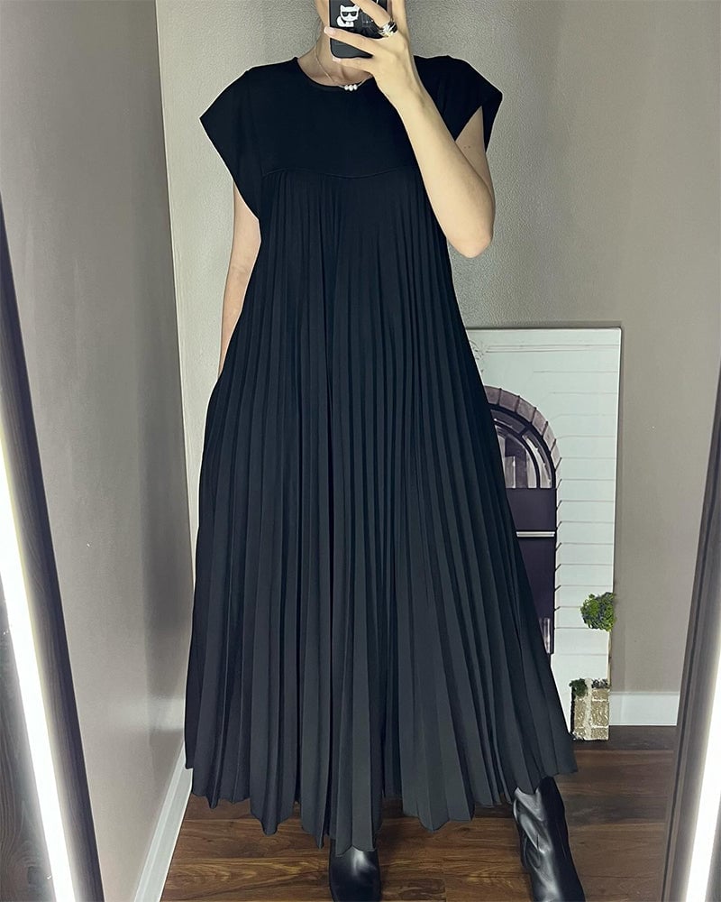Sleeveless Long Pleated Dress for Women | Ideal for Everyday Wear