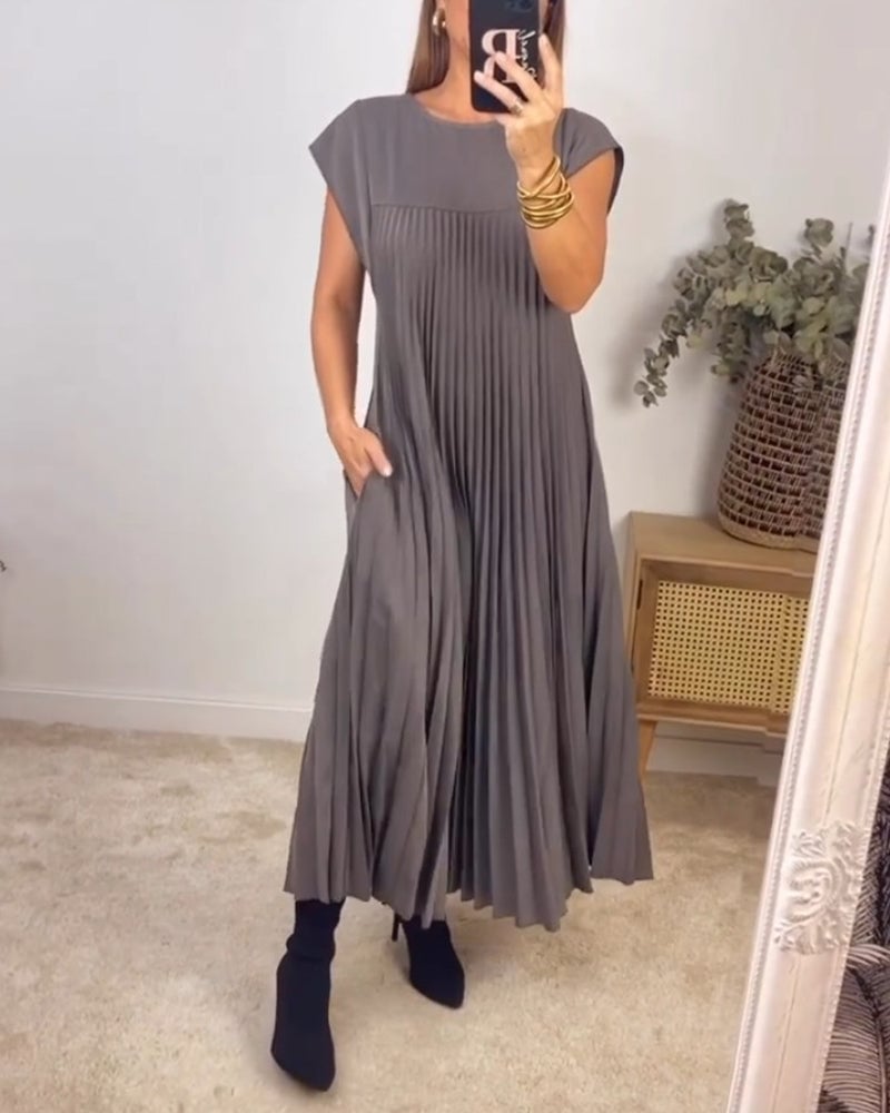 Sleeveless Long Pleated Dress for Women | Ideal for Everyday Wear