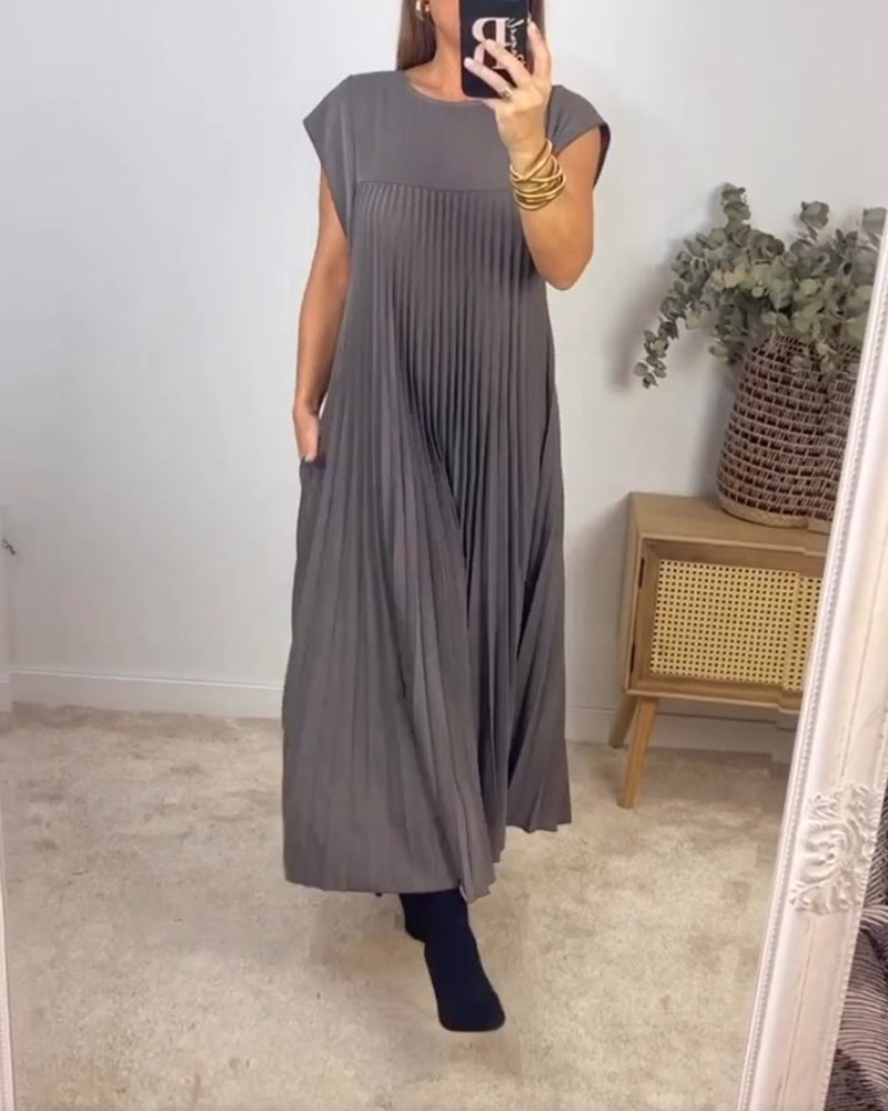 Sleeveless Long Pleated Dress for Women | Ideal for Everyday Wear