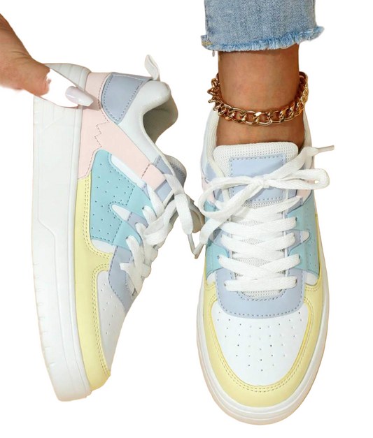 Sneakers with Comfortable Laces for Women