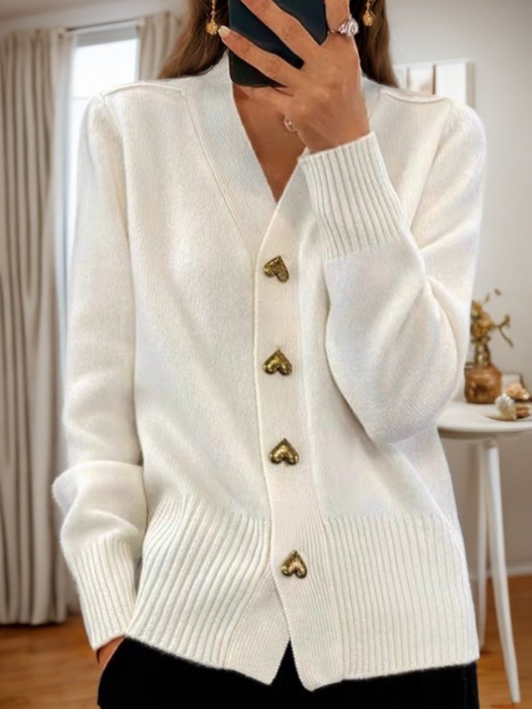 Cardigan Femme en Maille à Boutons Cœur - Emilia Lane