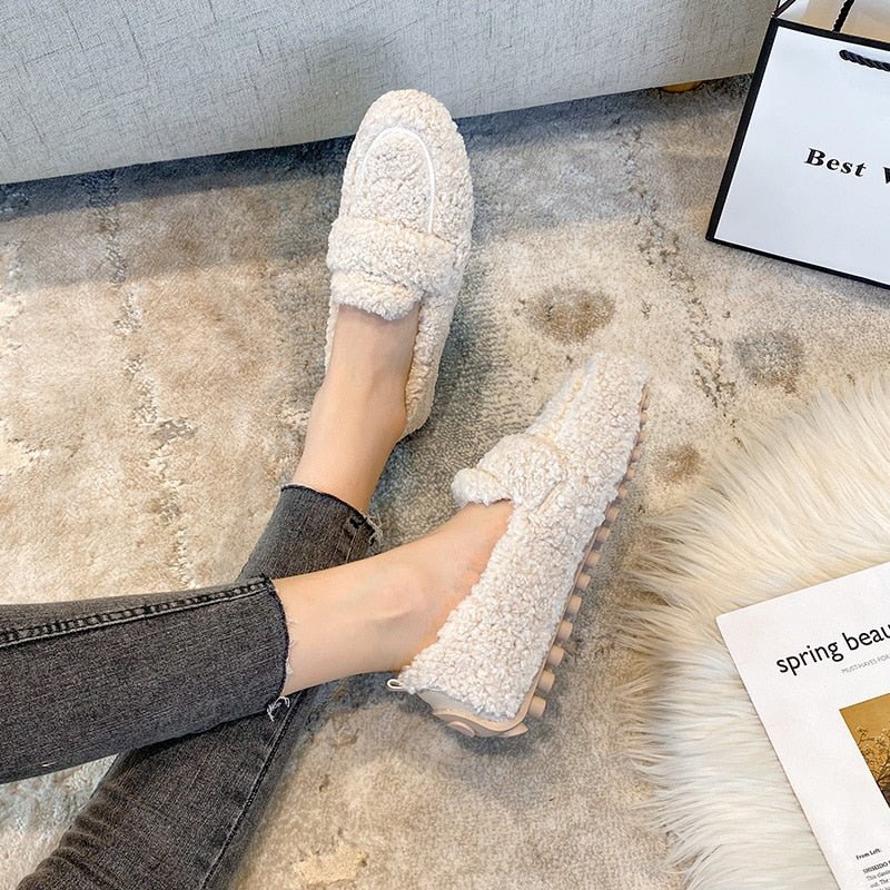 Plush-Lined Comfort Moccasins for Women