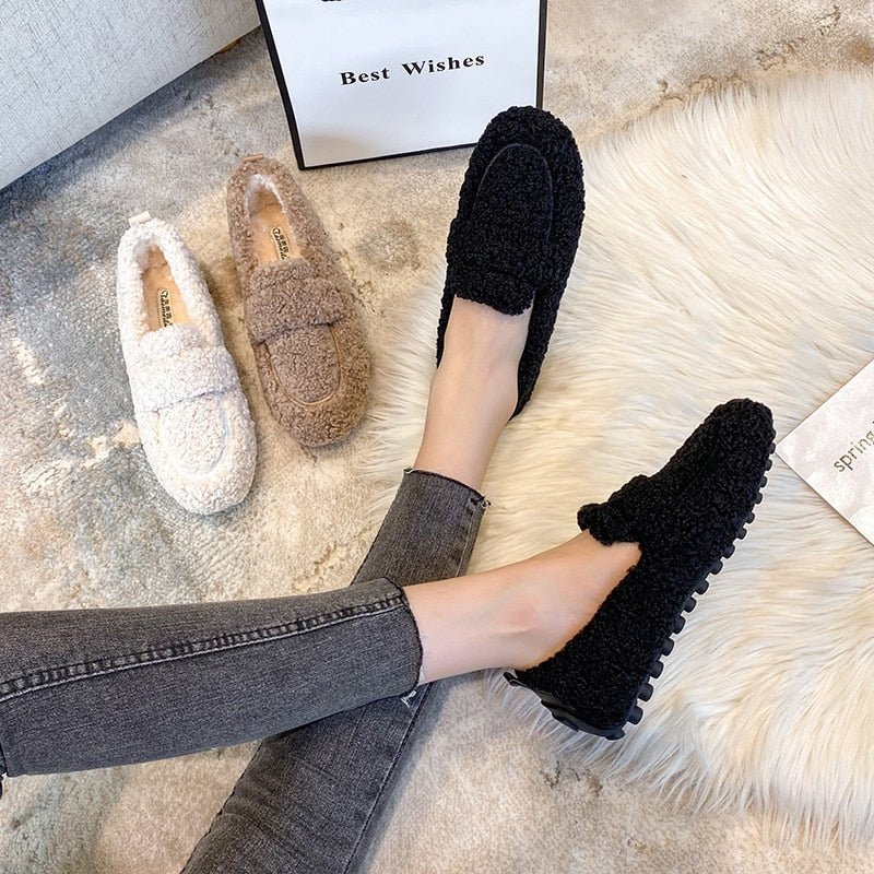 Plush-Lined Comfort Moccasins for Women