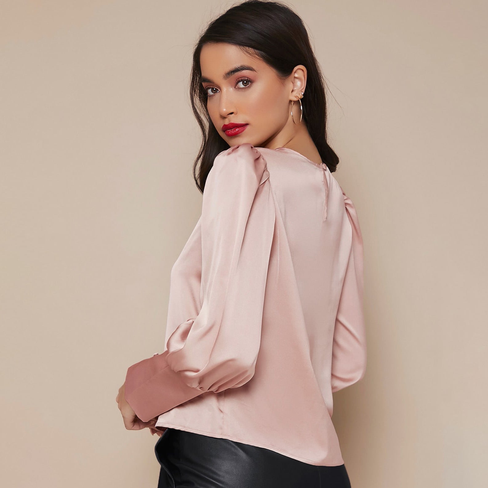 Chemise Satin à Manches Longues pour Femme - Emilia Lane