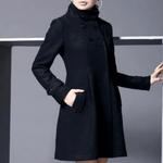 Manteau classique à poches latérales pour femme - Emilia Lane