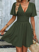 Robe à décolleté en V et manches à volants pour Femmes - Emilia Lane