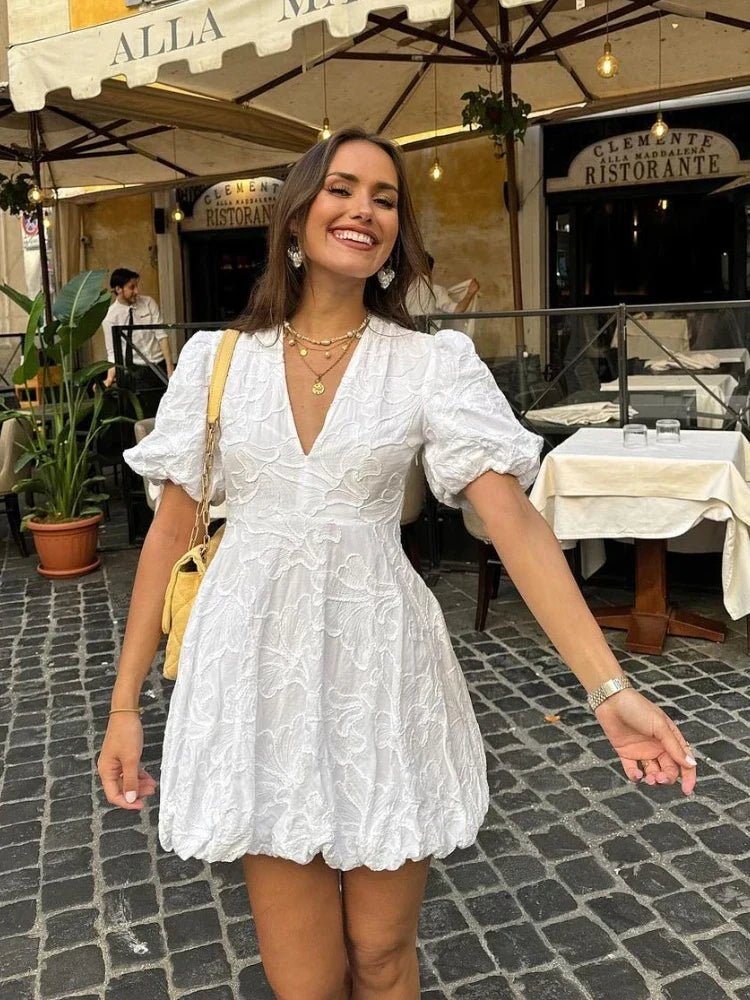 Robe Courte en Coton Embroide à Manches Bouffantes pour Femmes - Emilia Lane