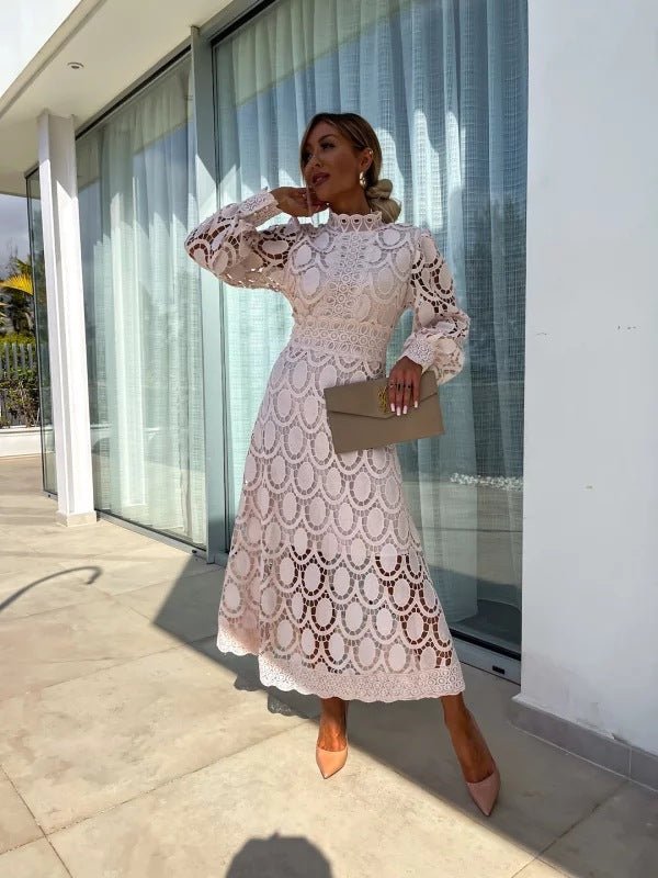 Robe en Dentelle avec Col Montant pour Femmes - Emilia Lane