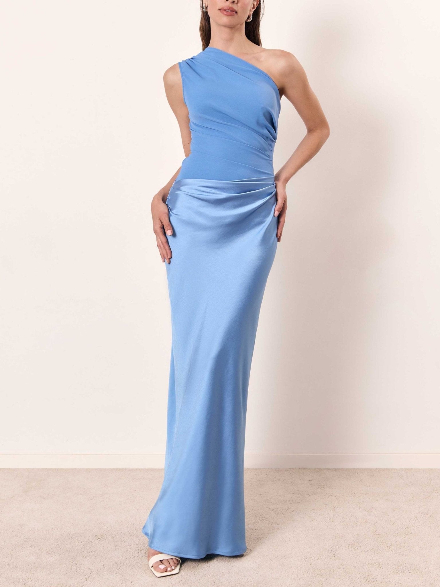 Robe longue à col asymétrique pour femmes - Emilia Lane
