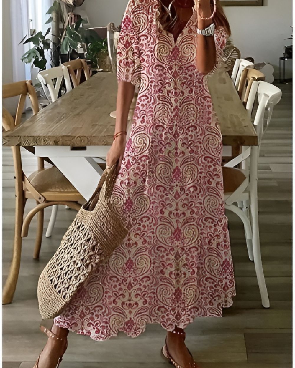 Robe longue à motifs à col V pour femmes - Emilia Lane