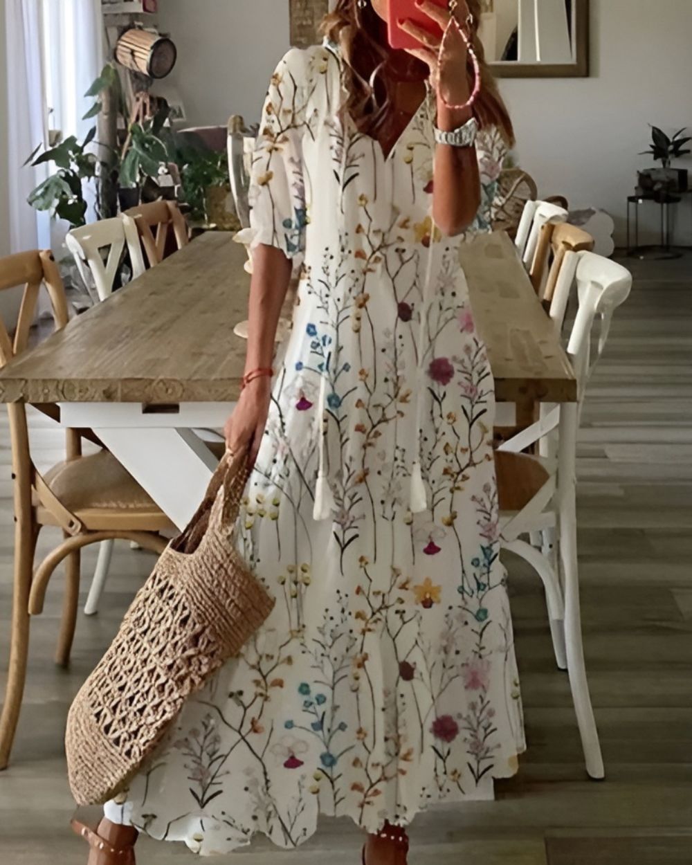 Robe longue à motifs à col V pour femmes - Emilia Lane