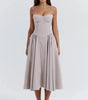 Robe Midi à Träger Ajustée et Plissée pour Femme | Idéale pour les Sorties - Emilia Lane