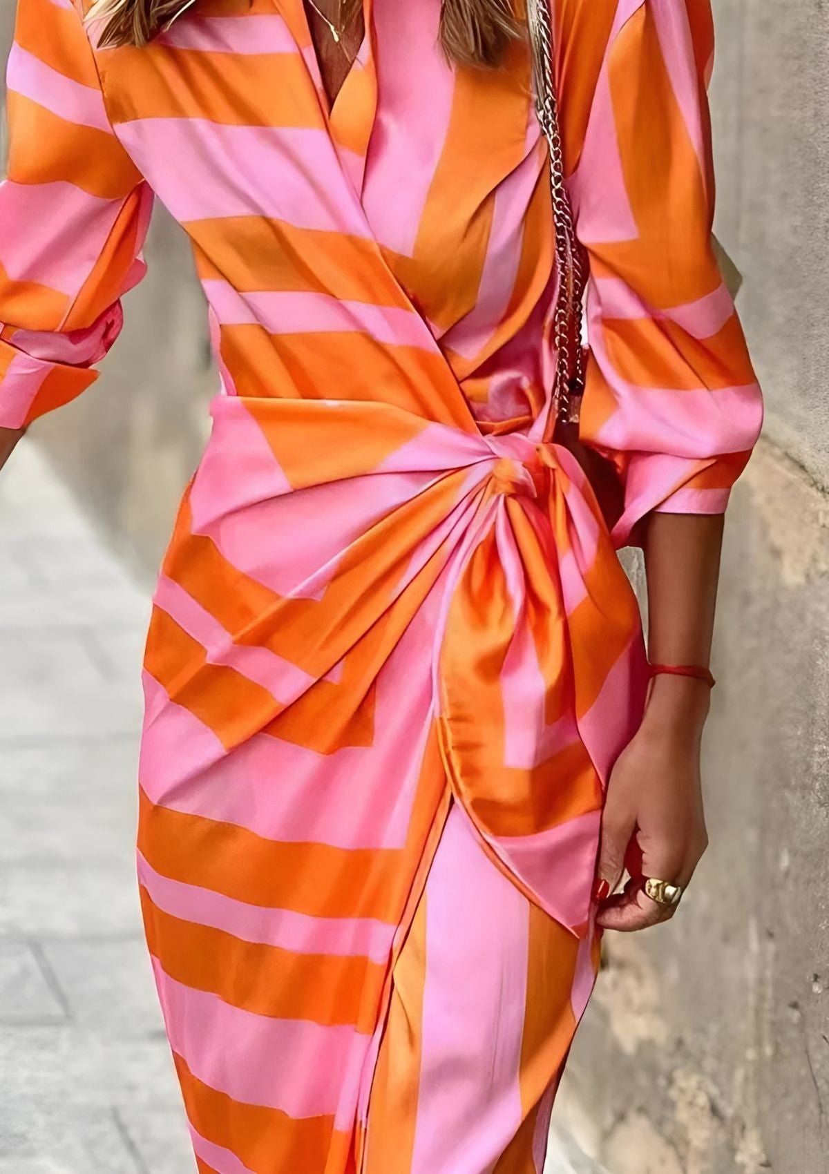 Robe Portefeuille Imprimée à Encolure en V pour Femme | Idéale pour les Sorties - Emilia Lane