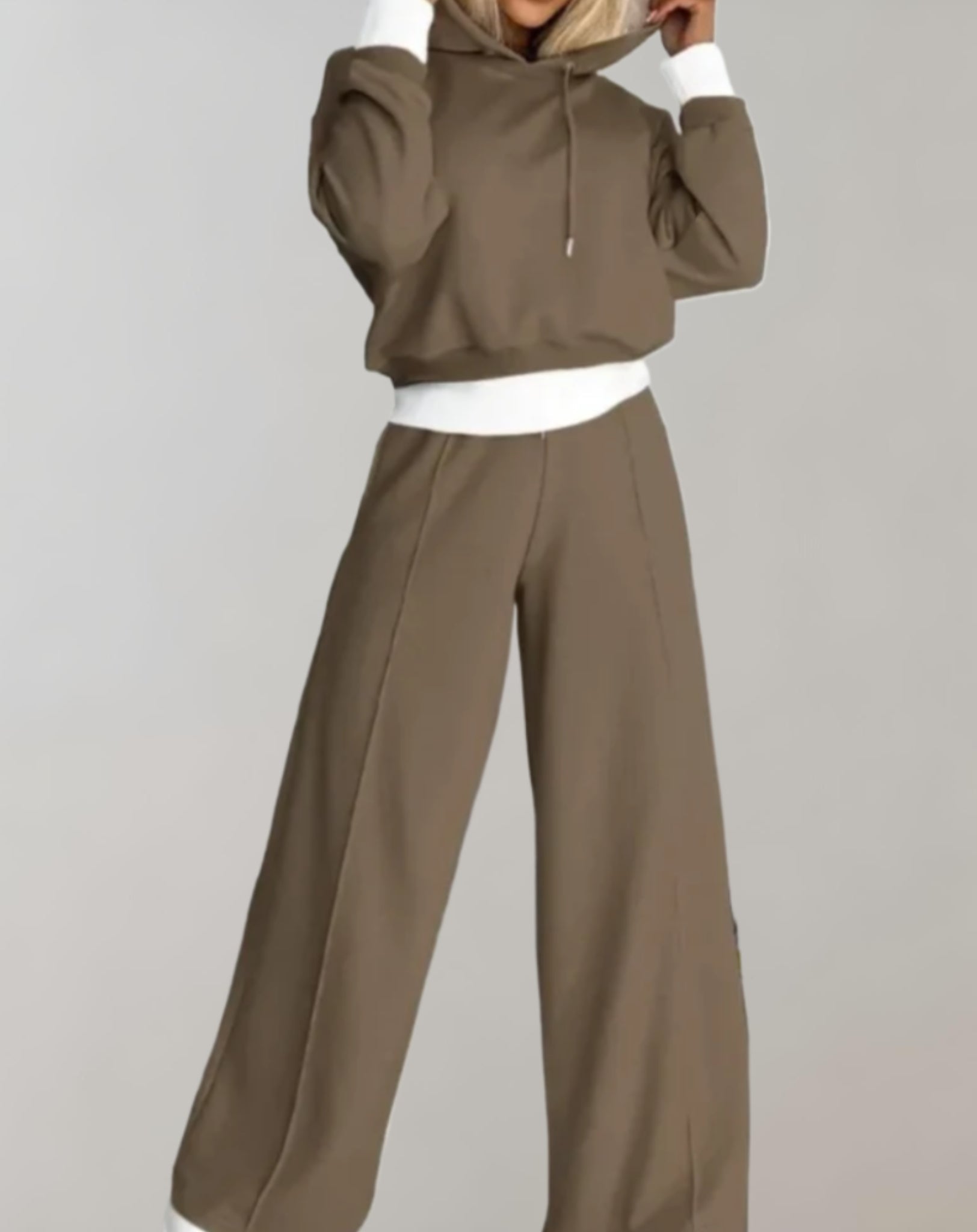 Survêtement Hoodie et Pantalon Large pour Femme - Emilia Lane