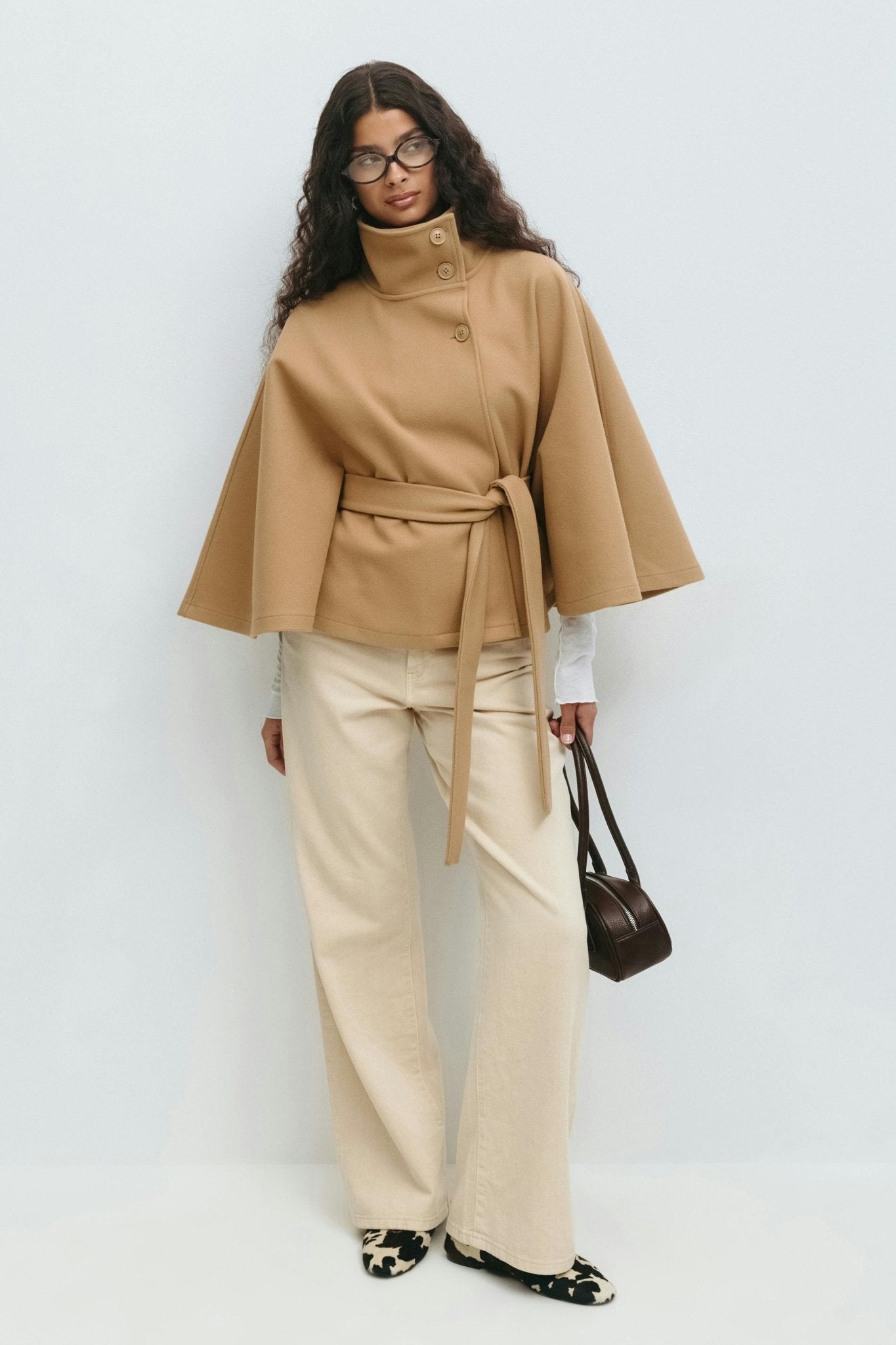 Veste Cape Courte à Col Montant pour Femme - Emilia Lane